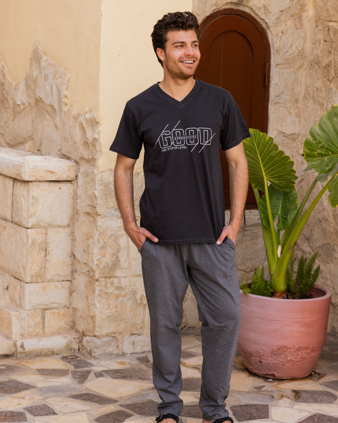 Men's half-sleeve pajamas and rotary circle pants
