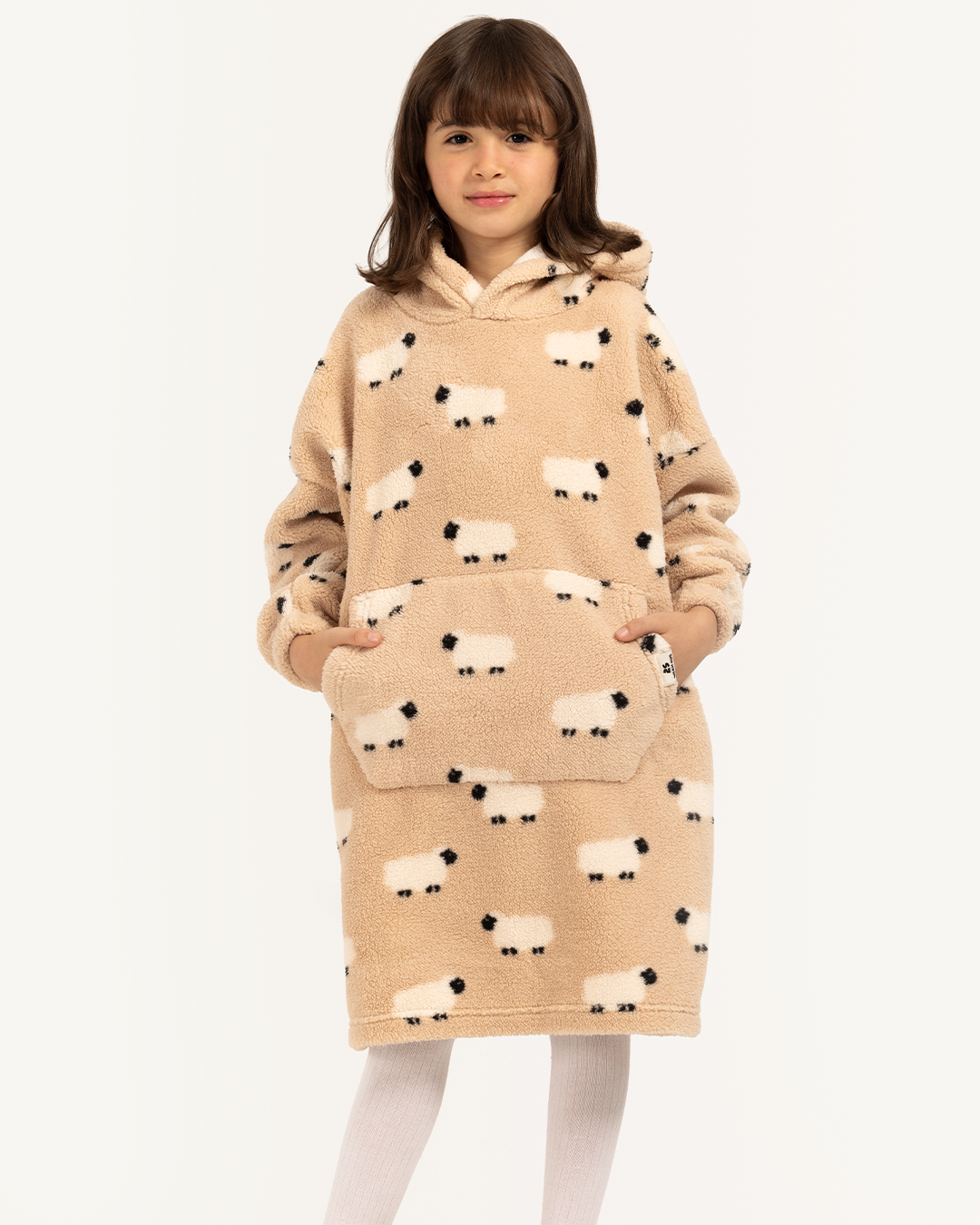 بطانية بأكمام و كابيشون الخروف السعيد