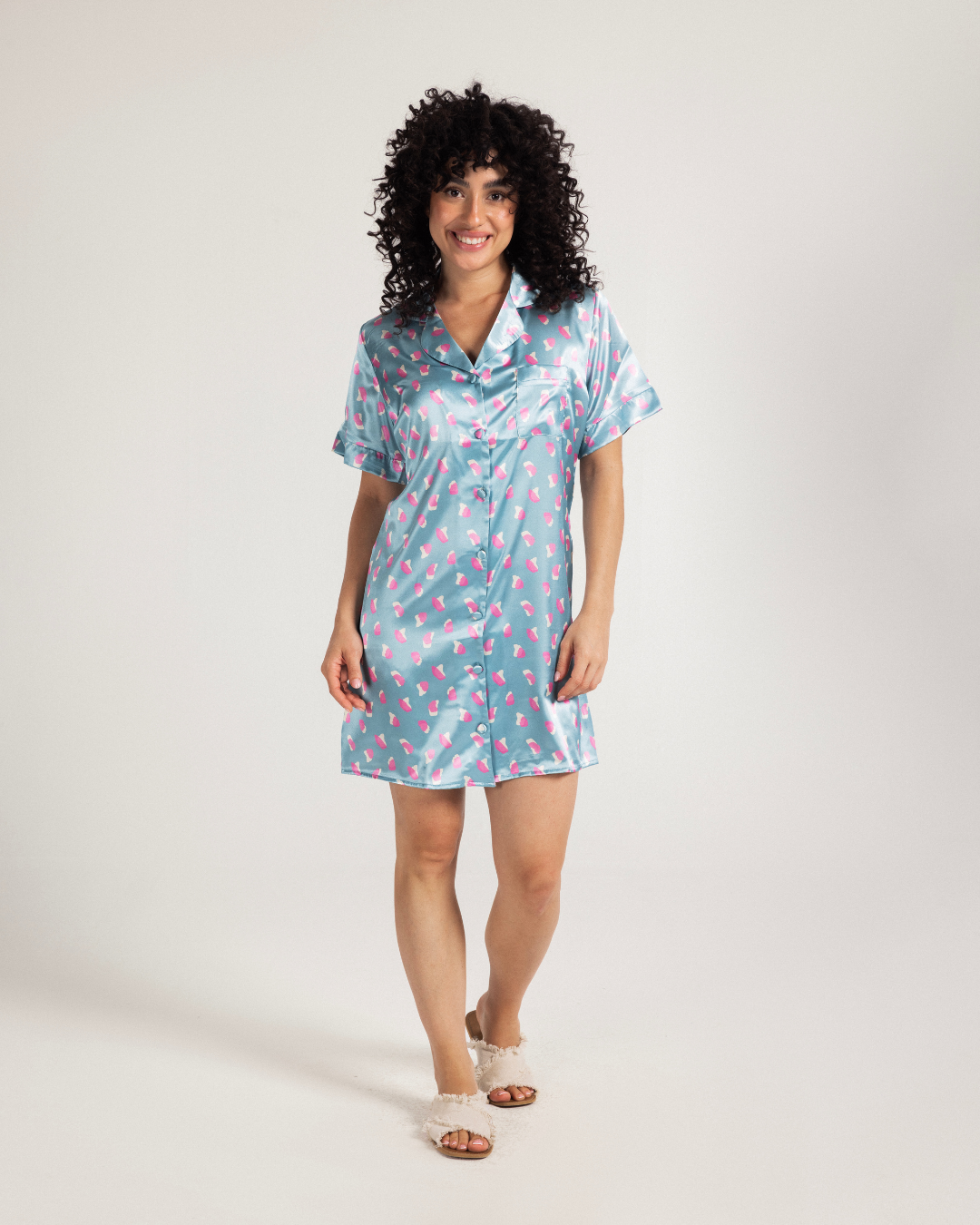 قميص حريمي ساتان بزراير أشكال