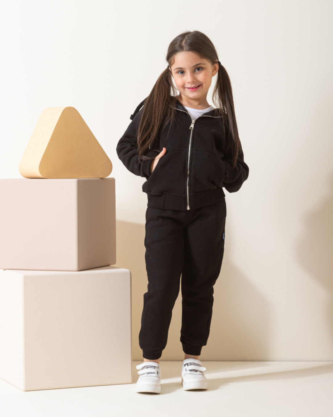 سويت شيرت بسوستة وكابشون تو اس