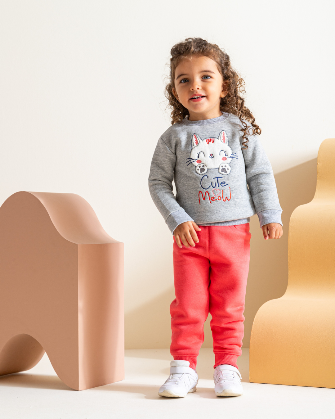 Cute Meow girls' pajamas, embroidery set