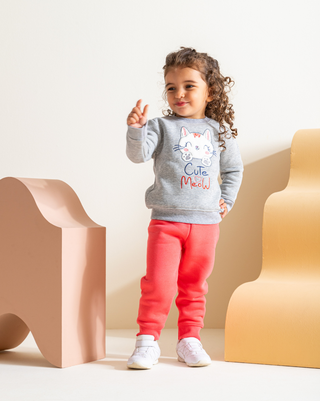 Cute Meow girls' pajamas, embroidery set