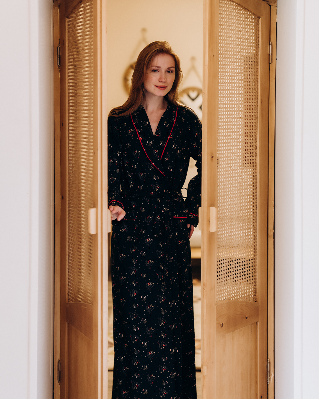 Women's robe, cool rotary shawl, long branches
