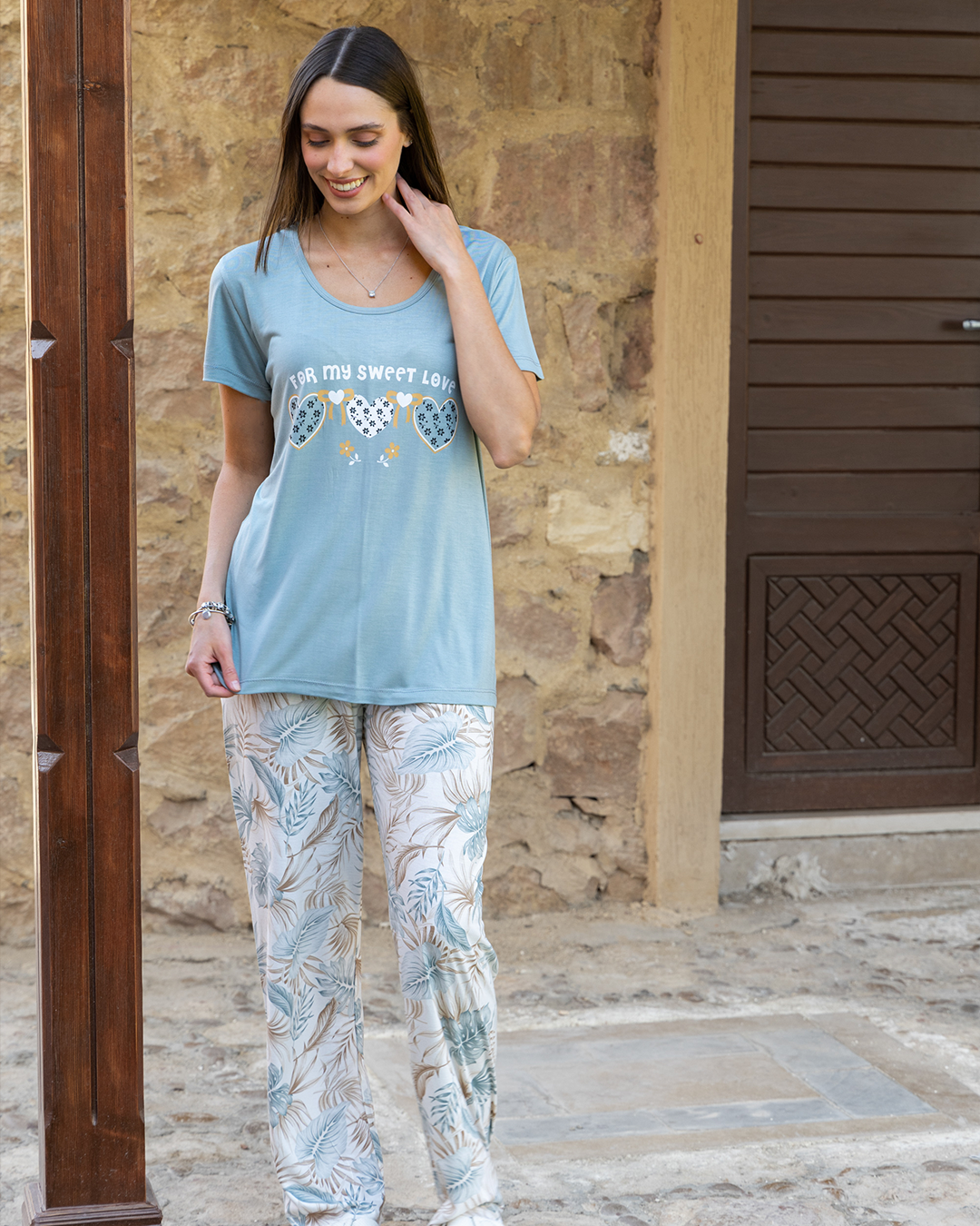 Women's pajamas, half sleeves, leafy pants