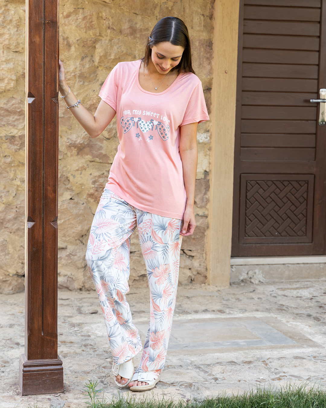 Women's pajamas, half sleeves, leafy pants