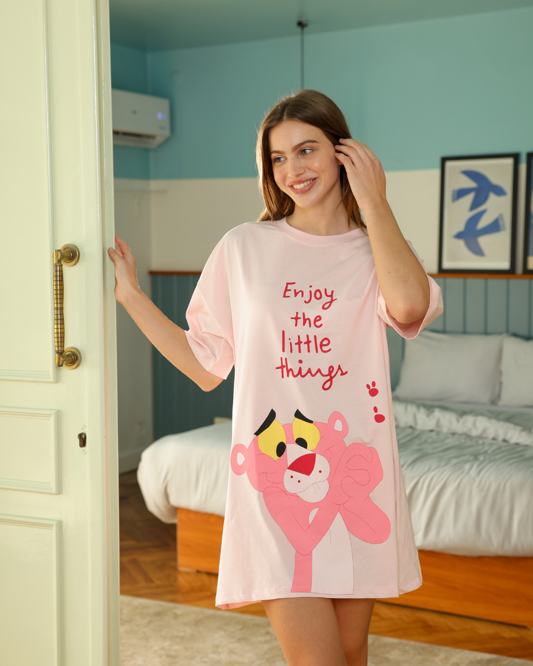 قميص نوم فضفاض مع طباعه كبيره