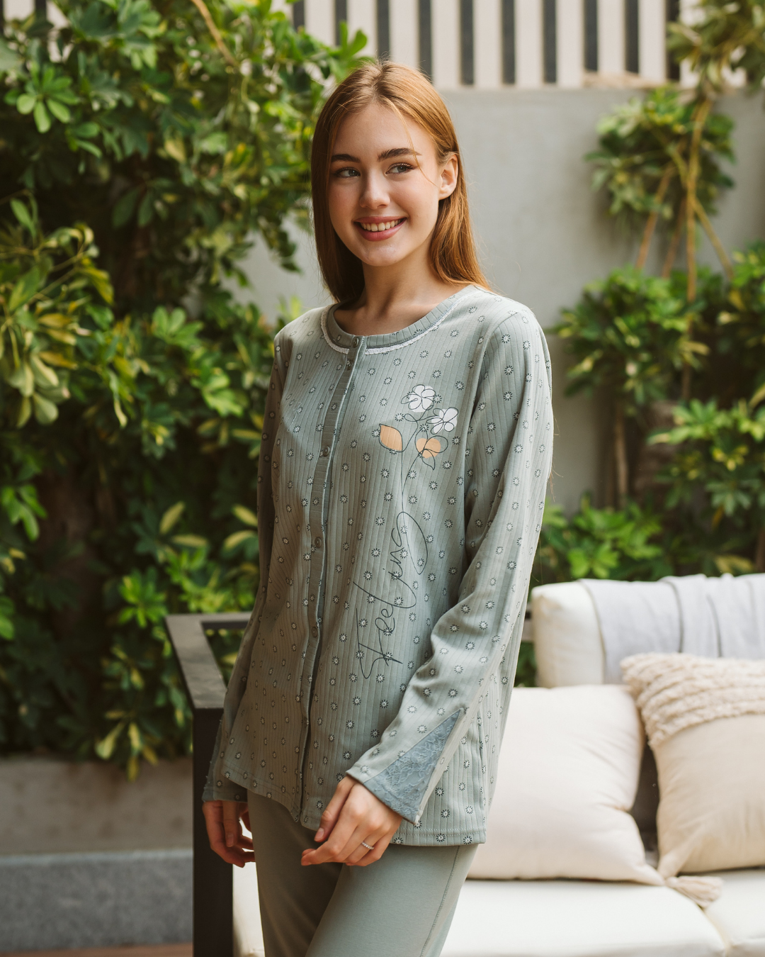 flower بيجامه حريمي فتح أزرار كم طويل طباعة ورد