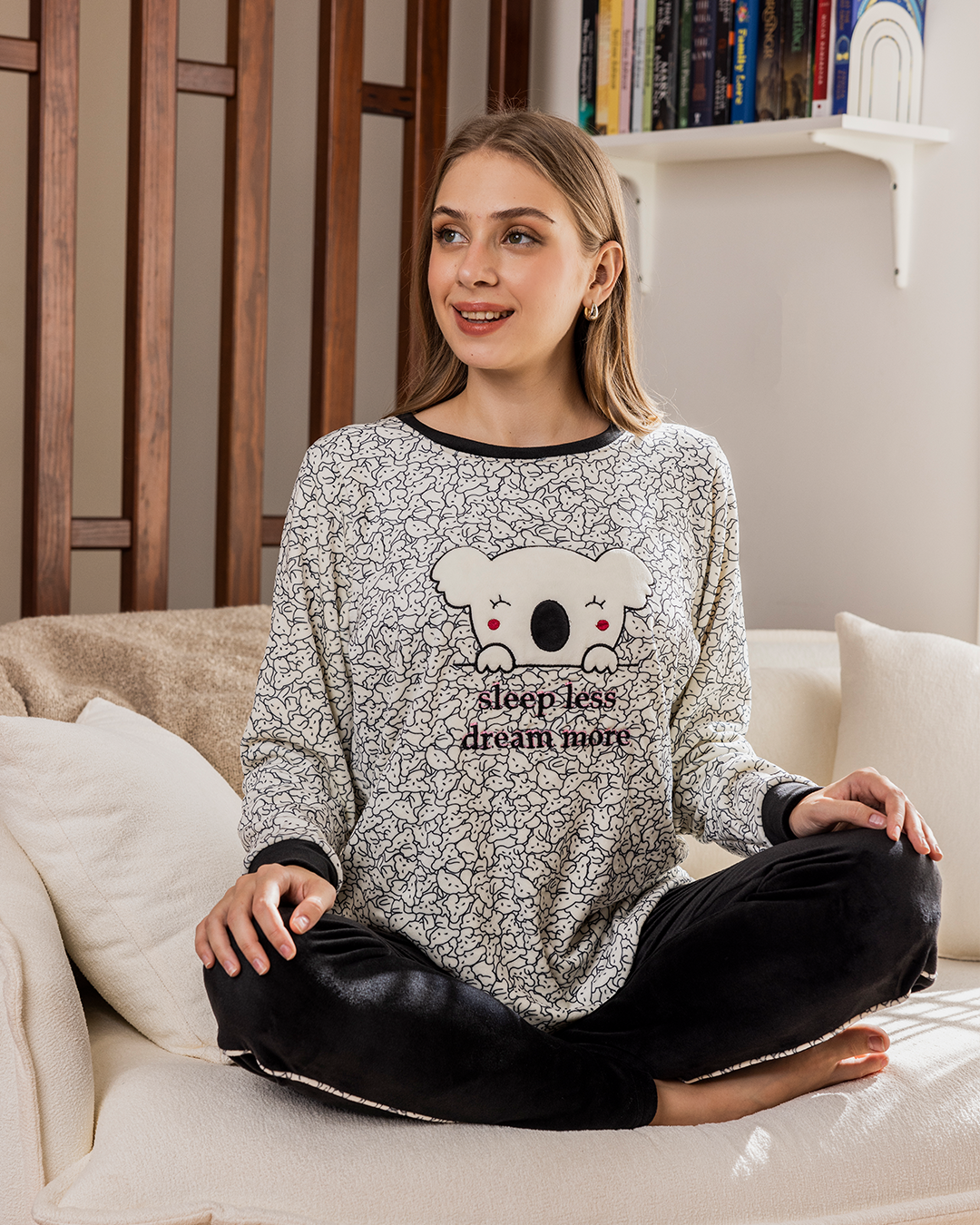 Women's plush pajamas, sweater with teddy bear print and teddy bear embroidery