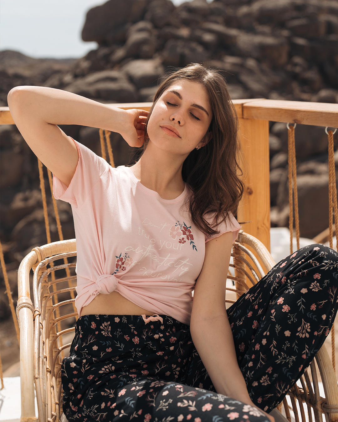 Black Flowers بيجاما حريمي نُص كُم