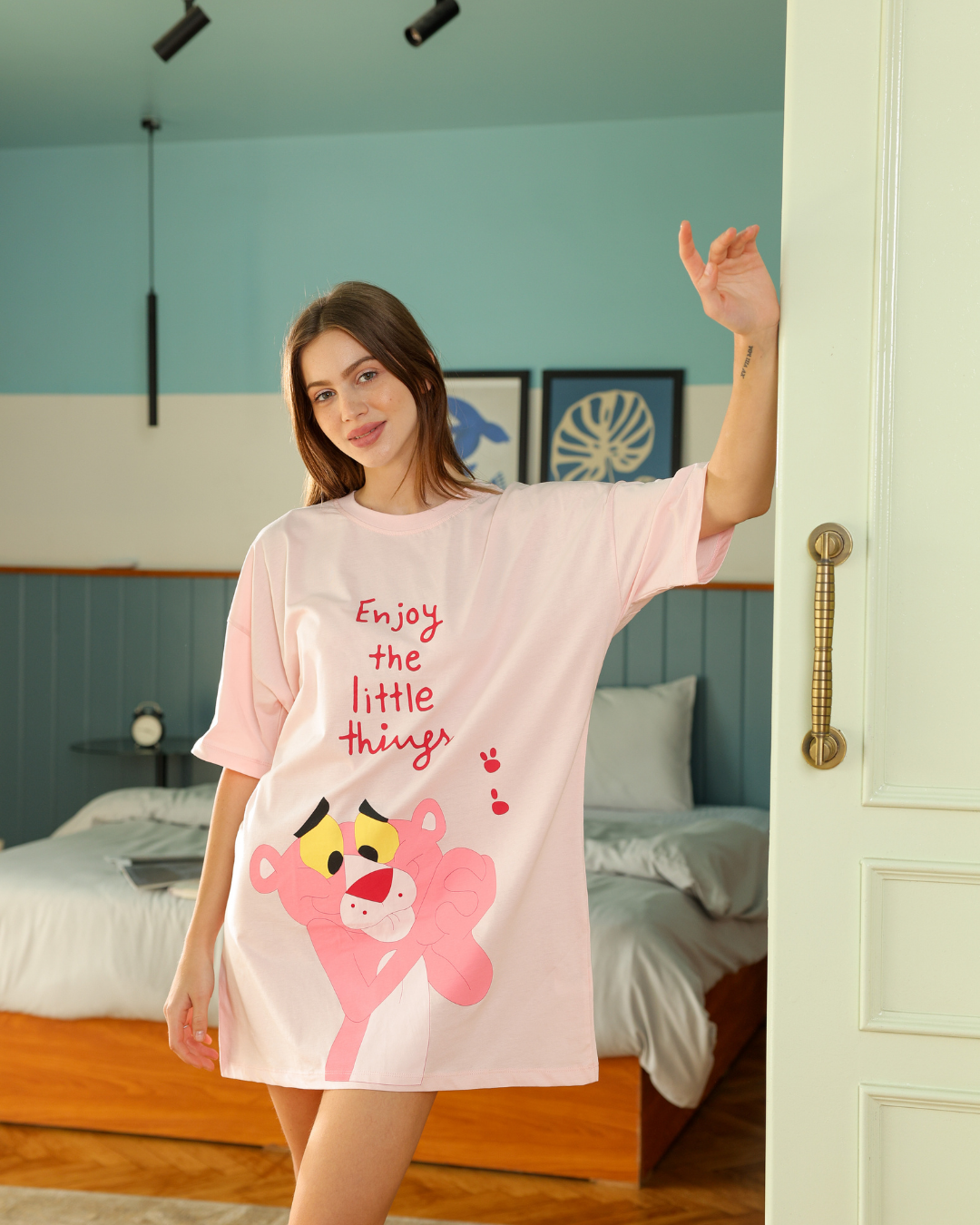 قميص نوم فضفاض مع طباعه كبيره