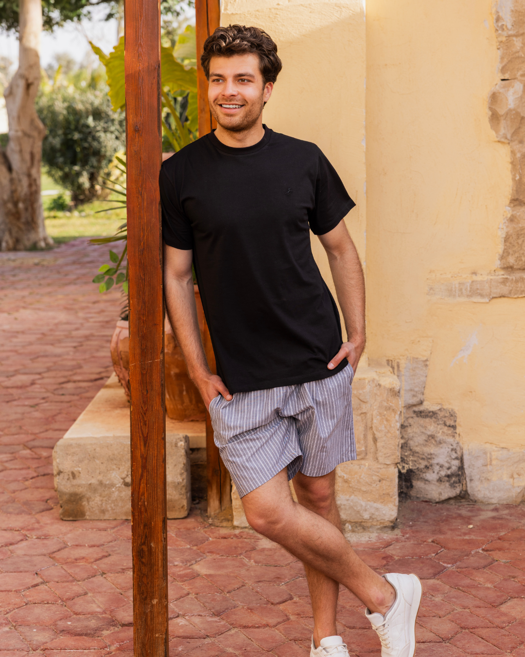 بيجاما رجالي نص كم و شورت تطريز حصان شورت مقلم