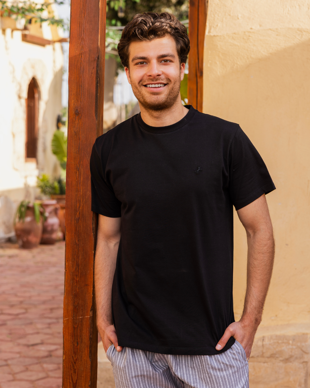 بيجاما رجالي نص كم و شورت تطريز حصان شورت مقلم