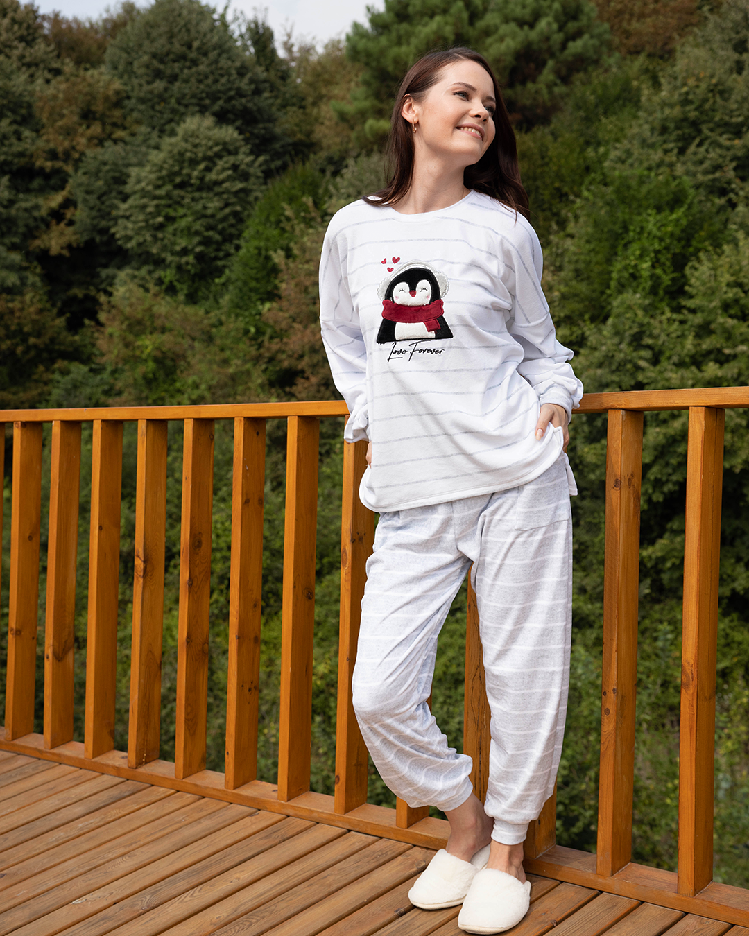 Love Forever Ladie's Soft Elastane Velvet Pajamas