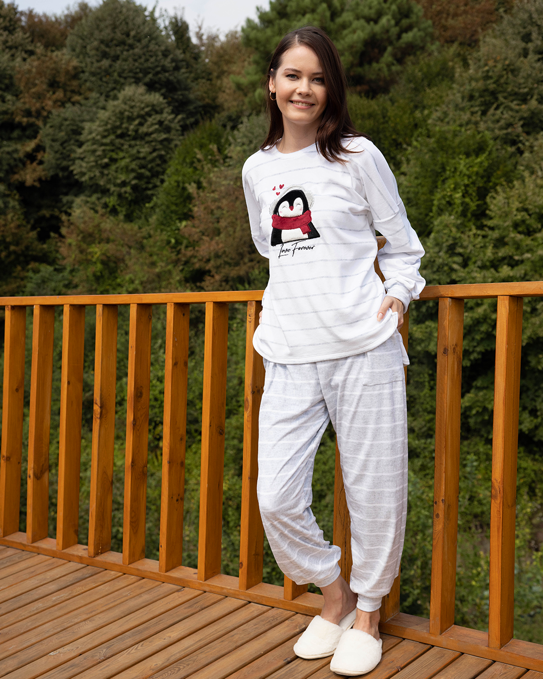 Love Forever Ladie's Soft Elastane Velvet Pajamas