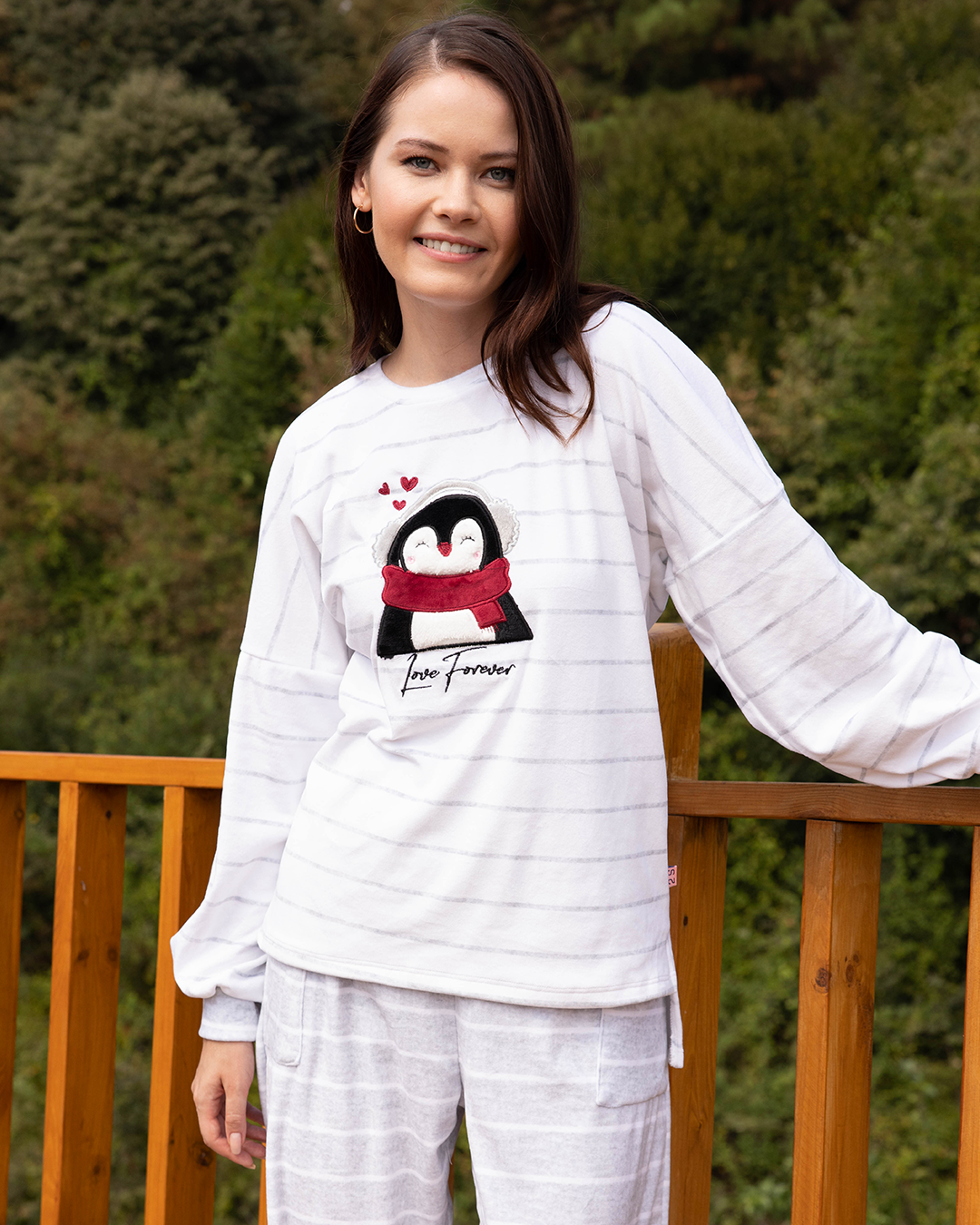 Love Forever Ladie's Soft Elastane Velvet Pajamas