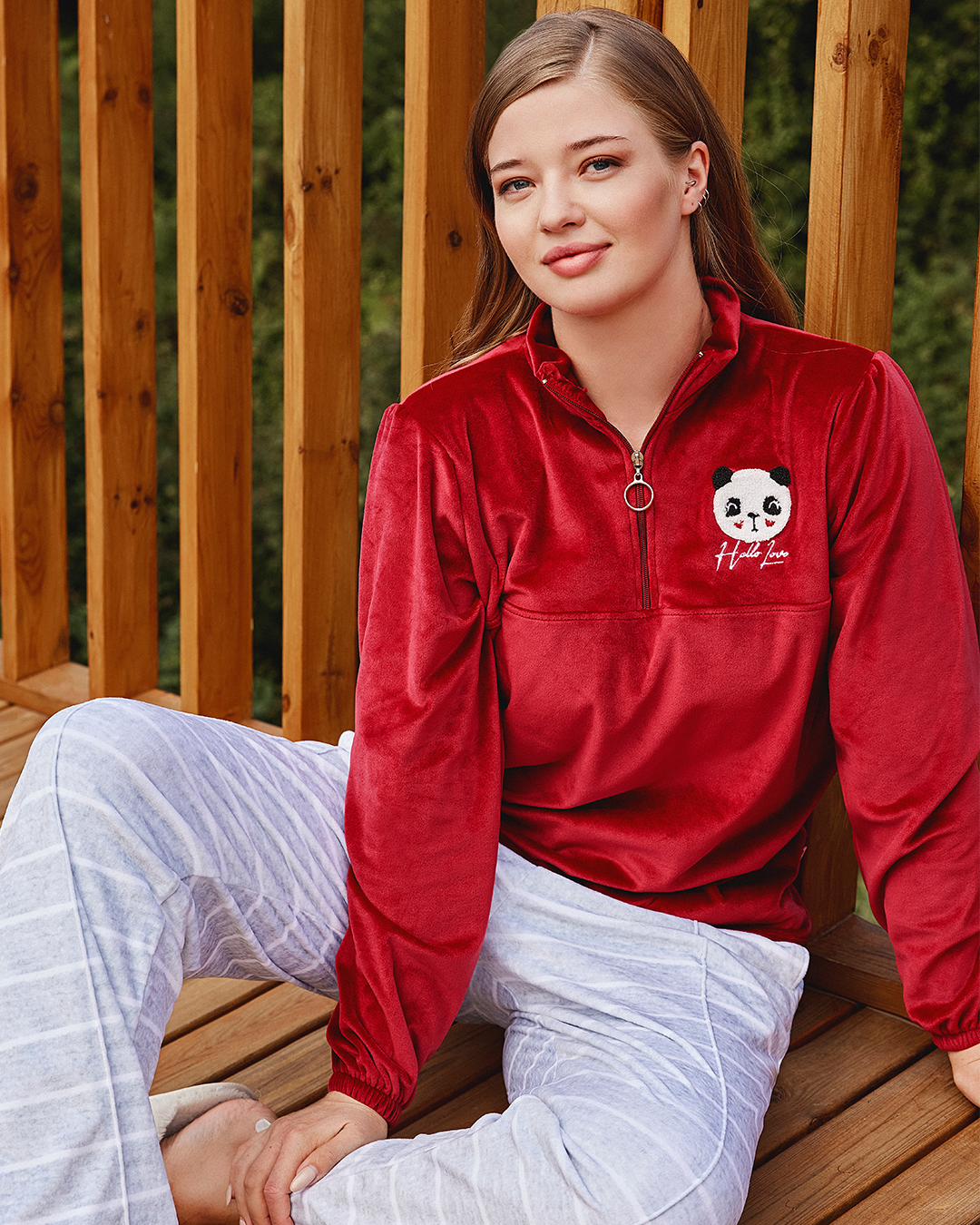 Hello Love بيجاما حريمي نص سوستة قطيفة بوليستر