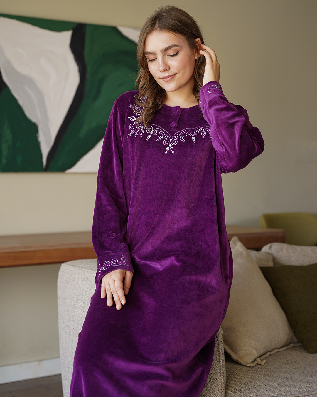 Mardpolo women's nightgown, embroidered with geometric shapes, plush