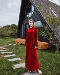 جلابية حريمي. كم طويل قطيفة سادة تطريز عالصدر والاكمام