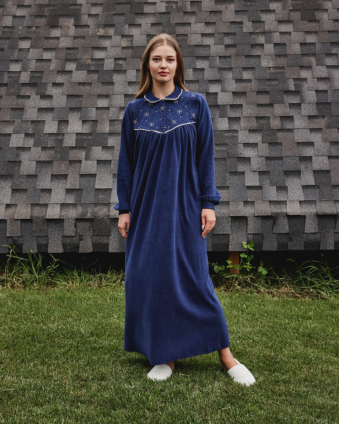 Women Cashmere embroidered   night gown  