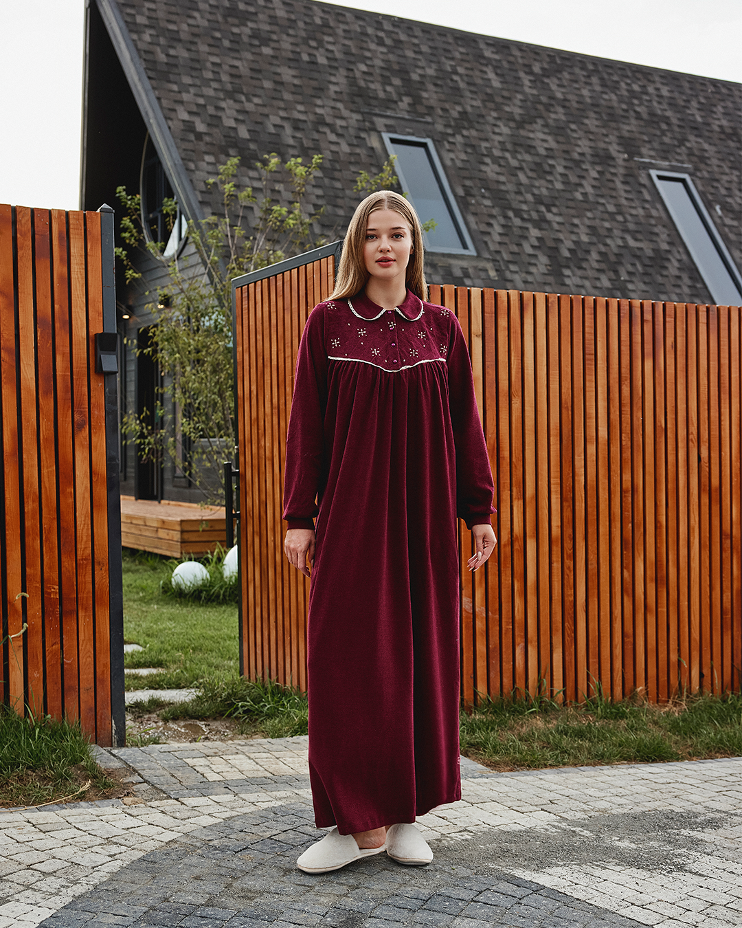 Women Cashmere embroidered   night gown  