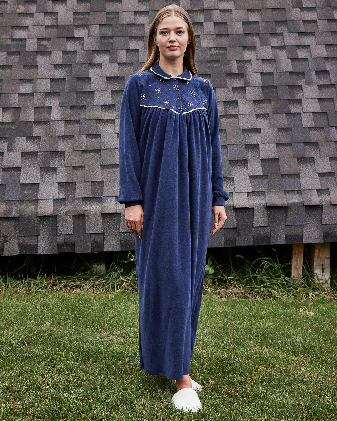 Women Cashmere embroidered   night gown  