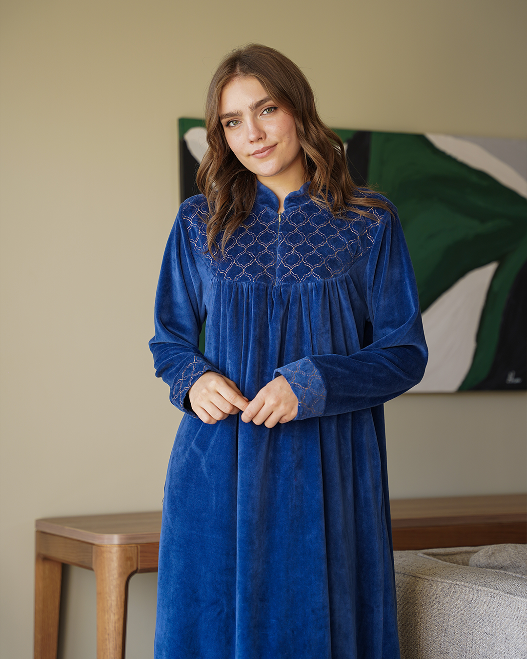 Women's nightgown, embroidery, velvet zipper