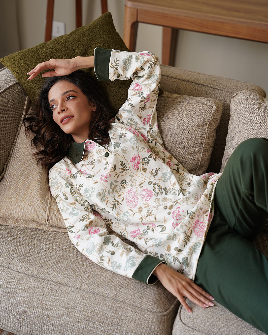 بيجامه حريمي مردبولو روتاري الورد السكري ميلتون