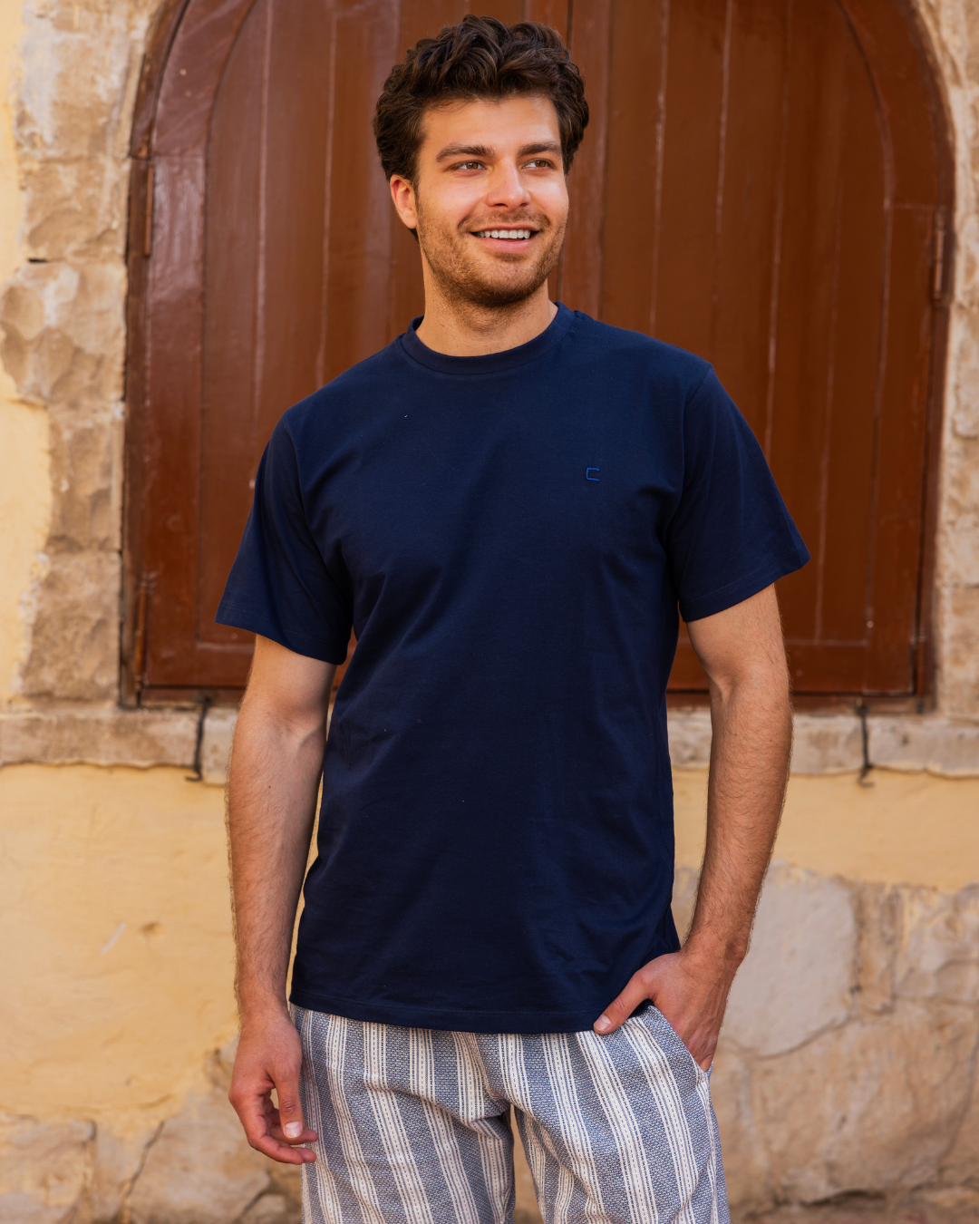 Men's half-sleeve pajamas and wide striped shorts
