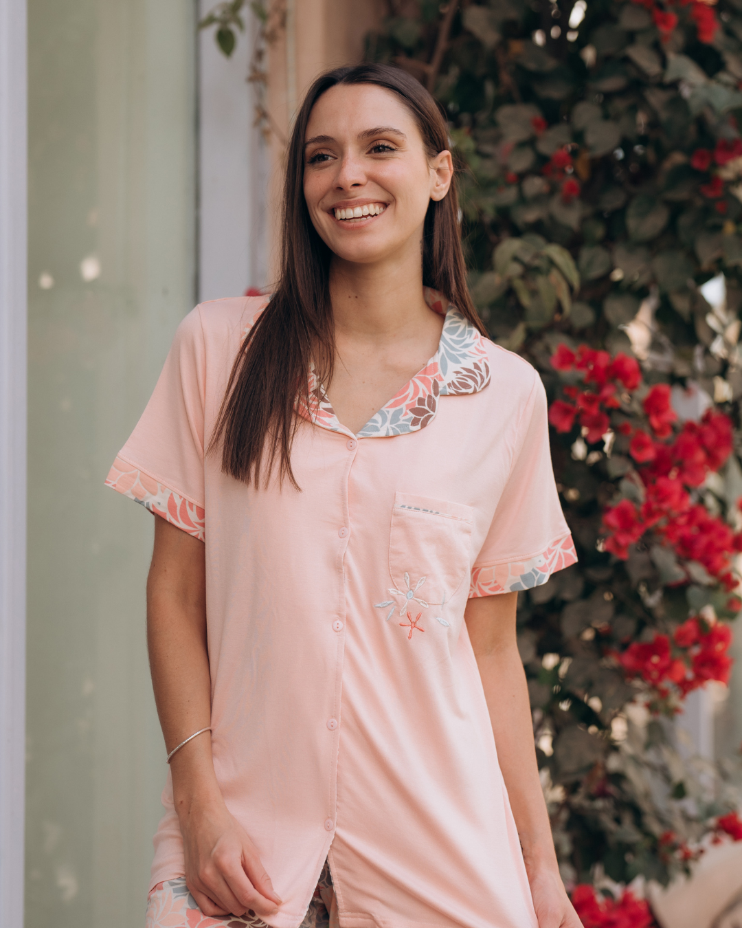 بيجامه حريمي بنطلون مشجر طويل تيشرت نص كم بزراير بجيب علي الصدر