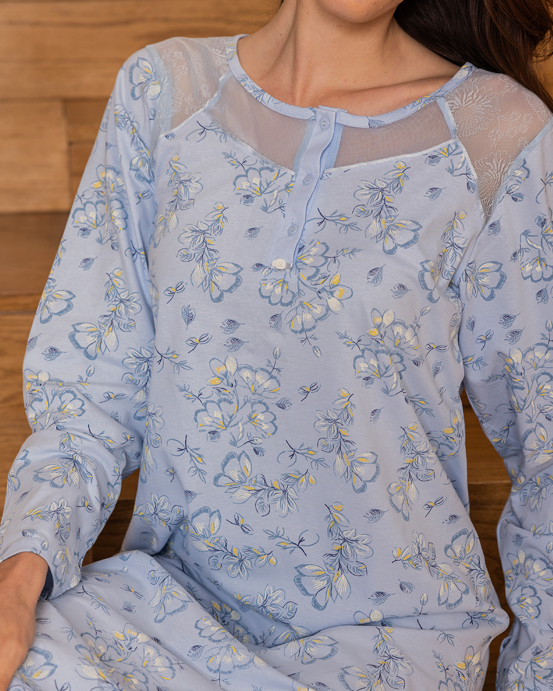 قميص حريمي طويل دانتيل علي الكتف راوند كم طويل طباعة ورد