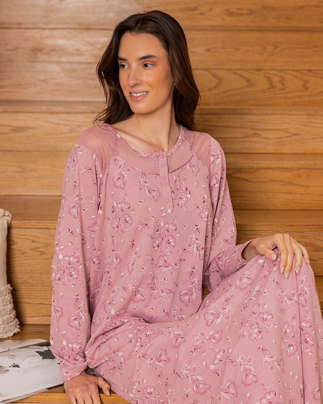 قميص حريمي طويل دانتيل علي الكتف راوند كم طويل طباعة ورد