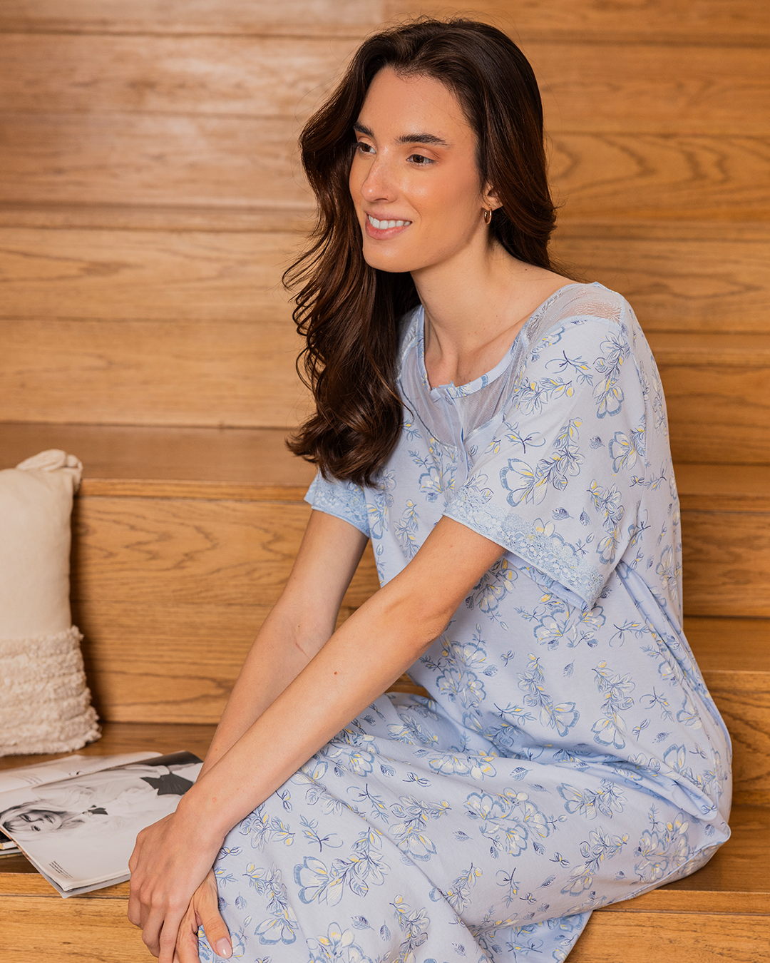 قميص حريمي طويل دانتيل علي الكتف نصف كم طباعة ورد