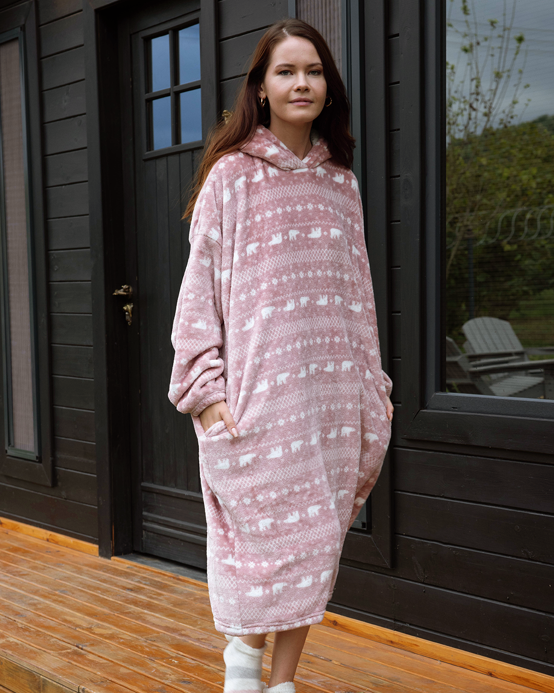 Oversize sweatshirt with a cabochon