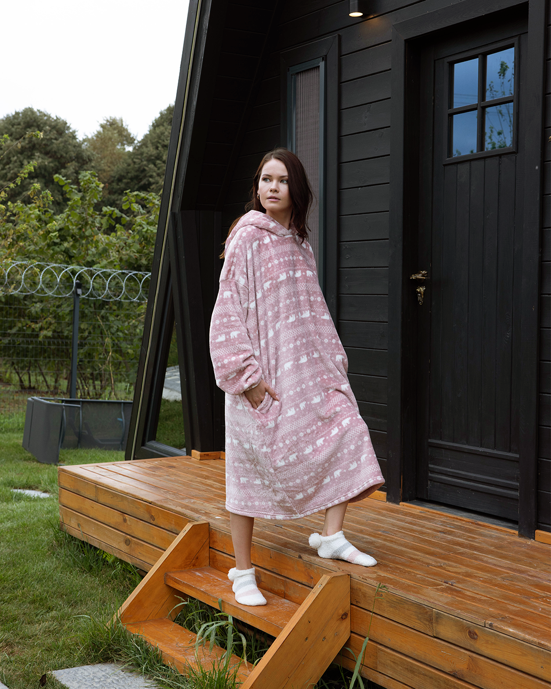 Oversize sweatshirt with a cabochon