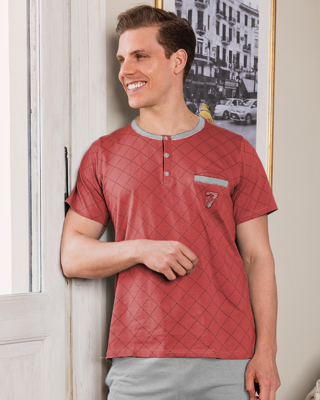 7 بيجامه رجالي شورت تيشرت نص كم بجيب علي الصدر تطريز