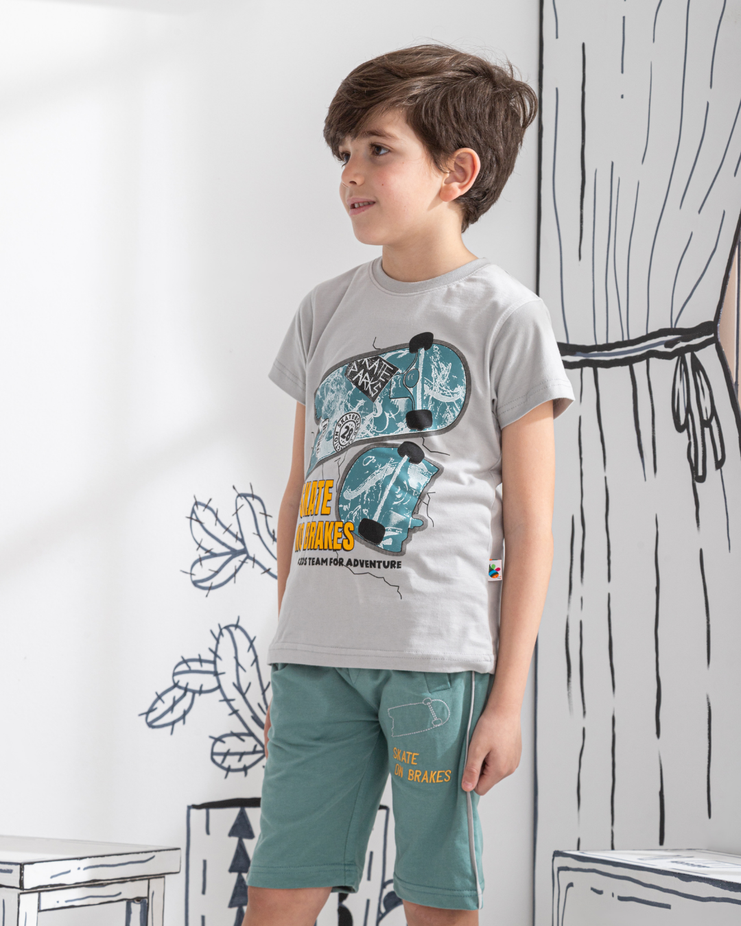 SKATE ON BRAKES بيجامه اولادي تيشرت نص كم وشورت