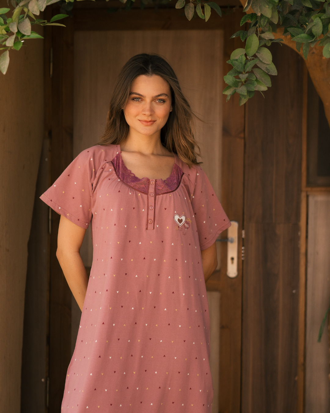 Women's half-sleeved long shirt with hearts print