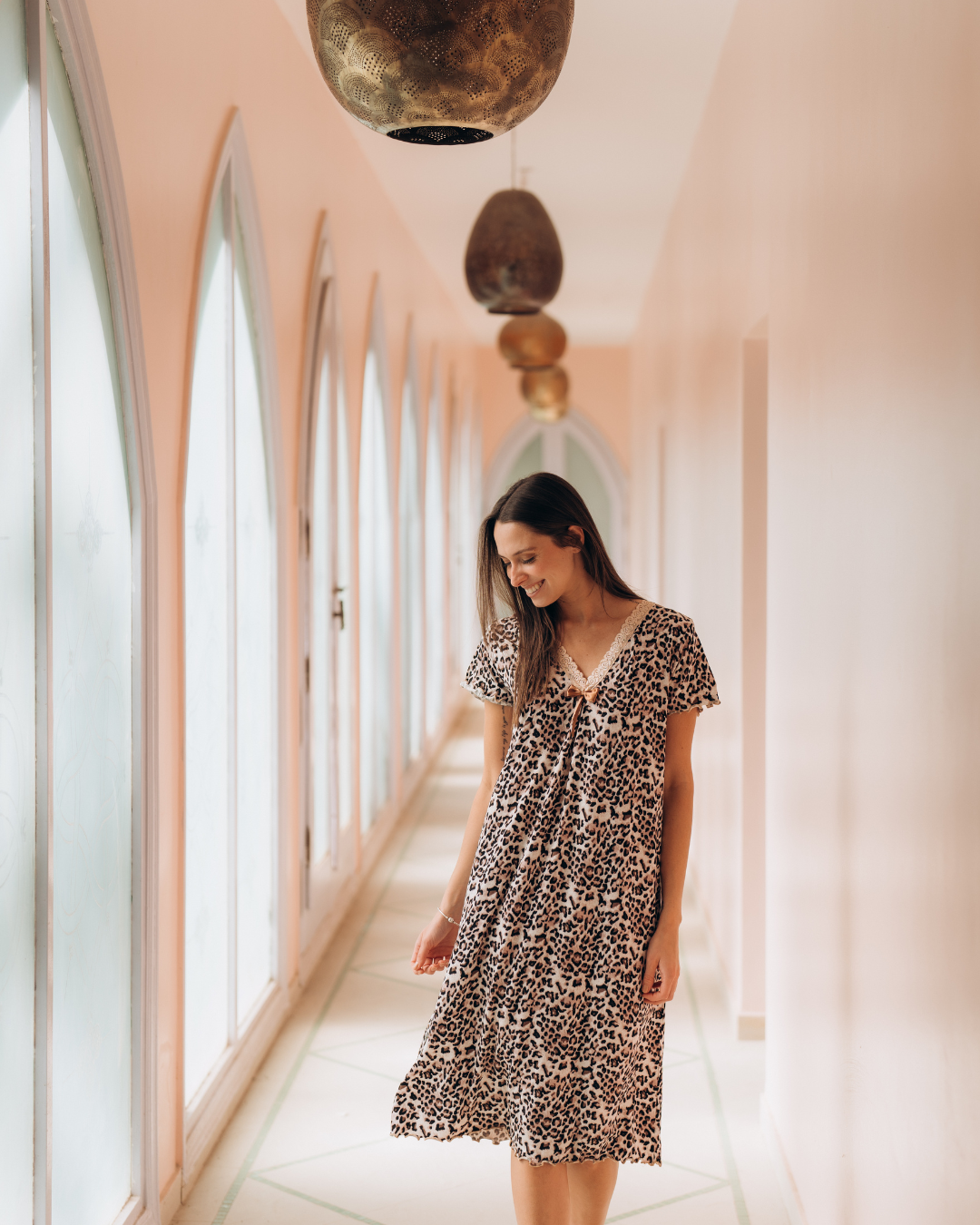 نص كم تايجر V قميص حريمي