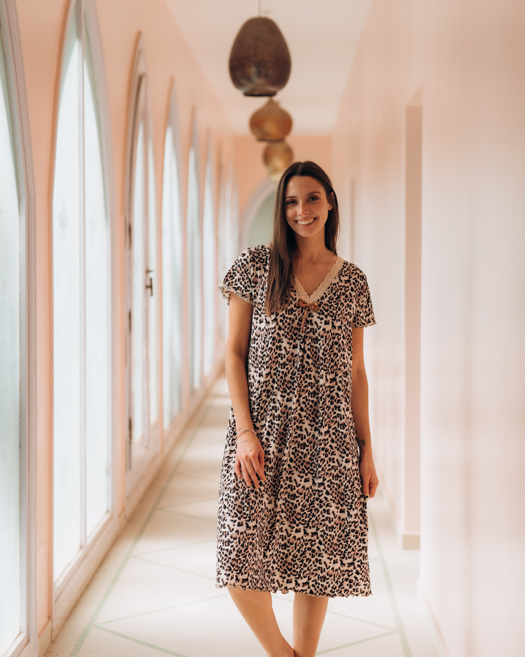 نص كم تايجر V قميص حريمي