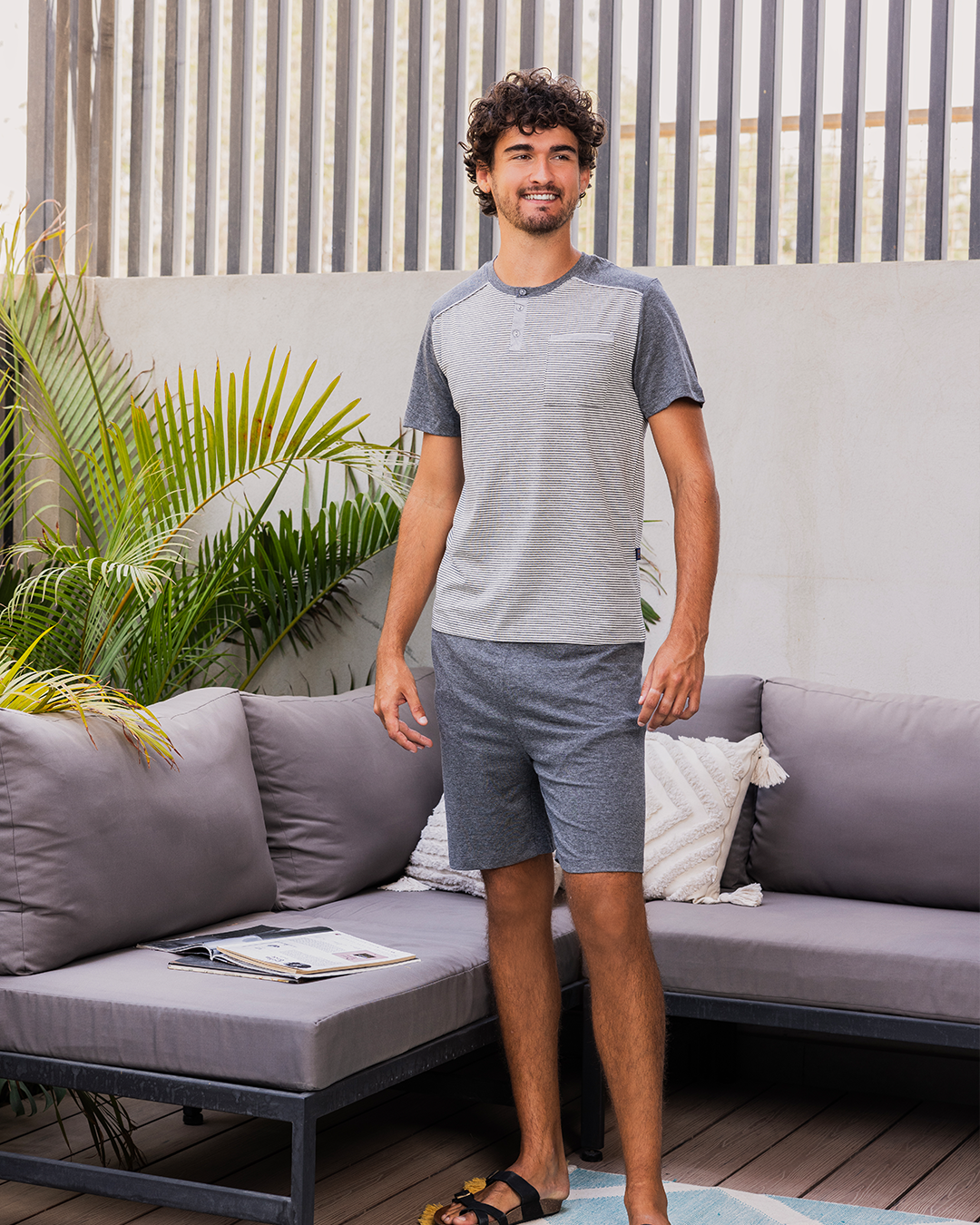 بيجاما رجالي مقلم نص كم