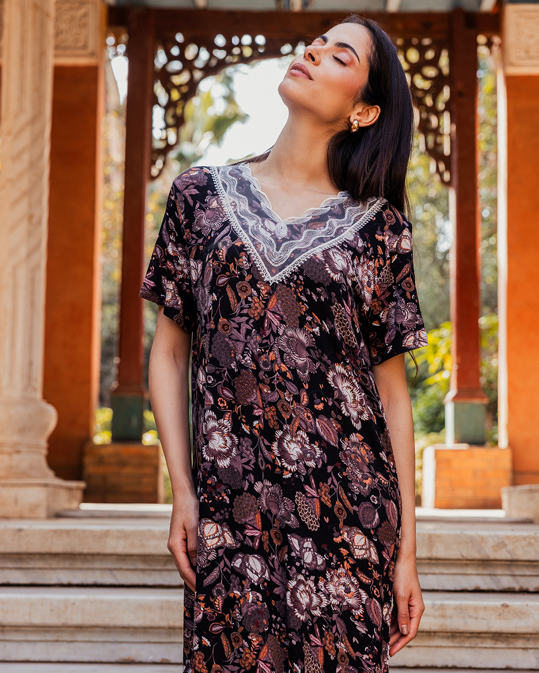 قميص حريمي نص كم بسبعة ابليكة وردة طوبي