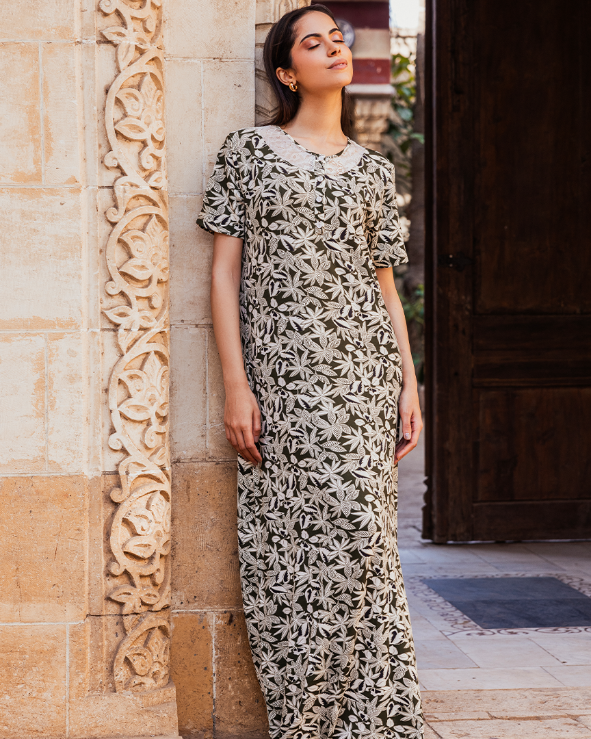 قميص حريمي نص كم وردة زيتي قصة دانتيل