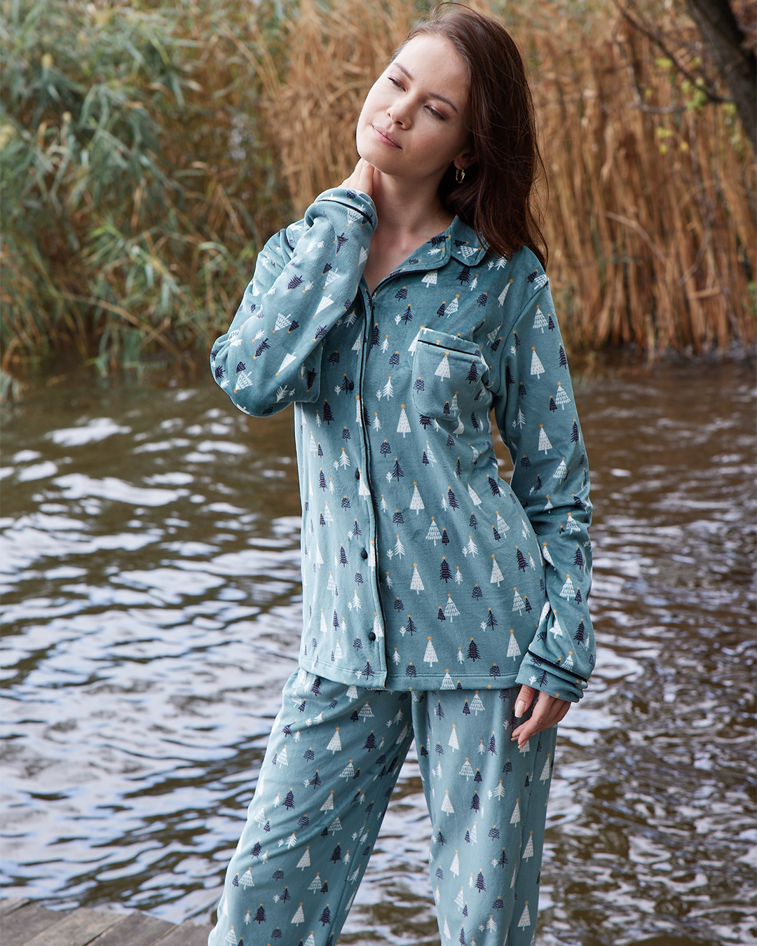 Cristmass Tree Ladie's Soft Elastane Velvet Button up Pajamas 