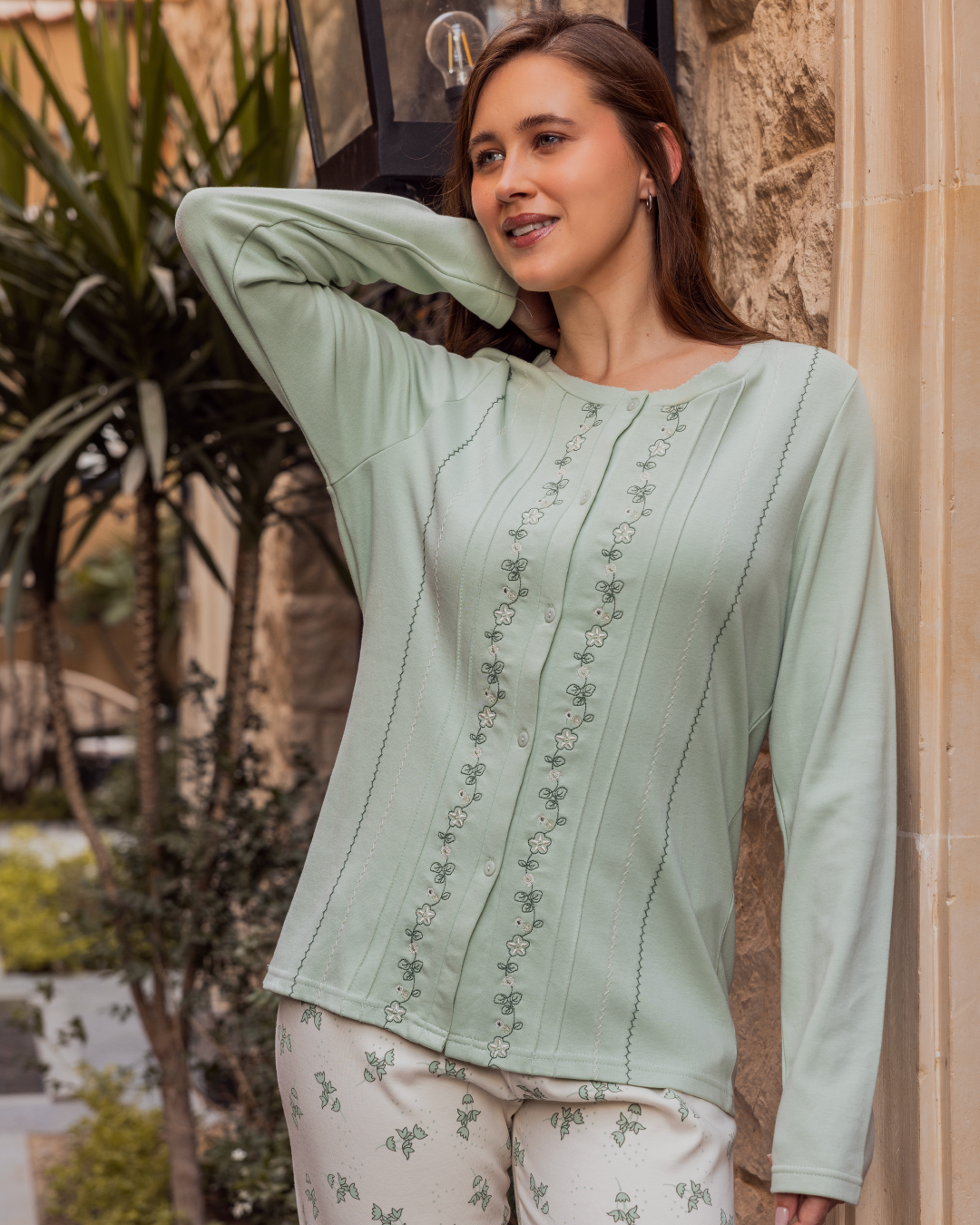 بيجامه حريمي فتح ازرار كم طويل بنطلون طويل تطريز وطباعة ورد