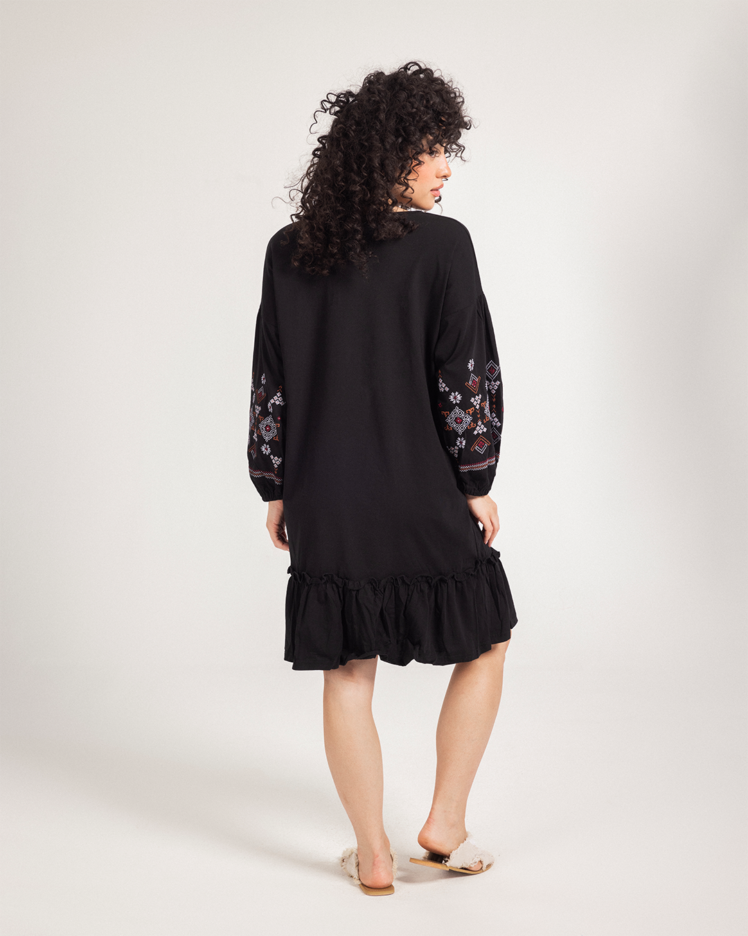 Embroidery Dress فستان حريمي بكم مطرز