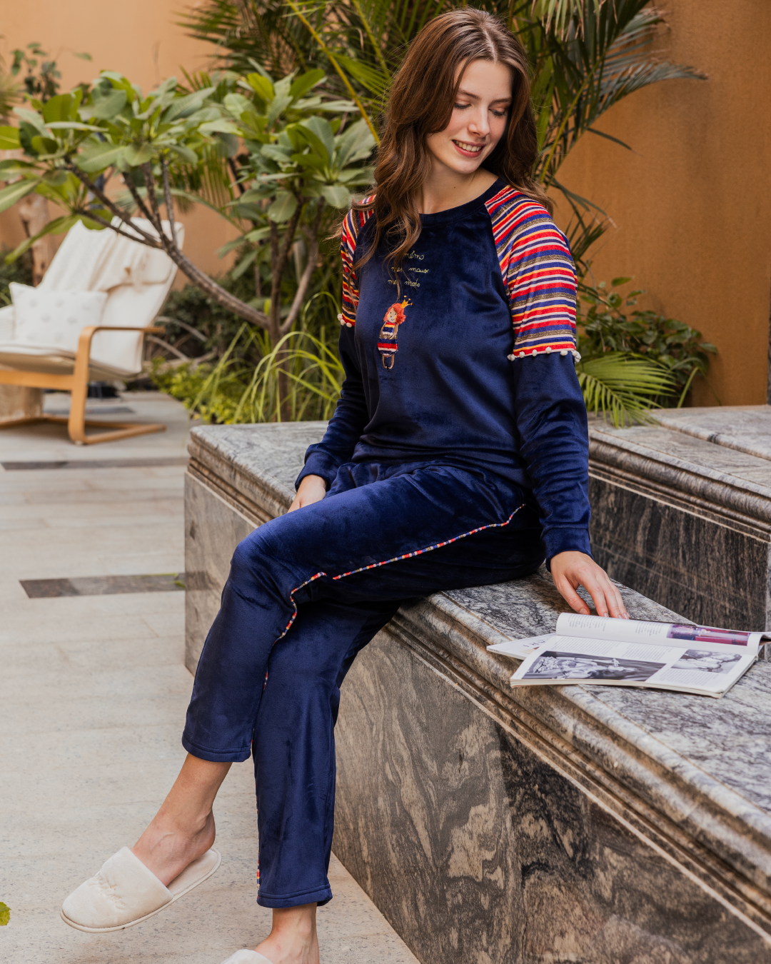 Women's pajamas, long sleeves, long pants, velvet, colors on the shoulder