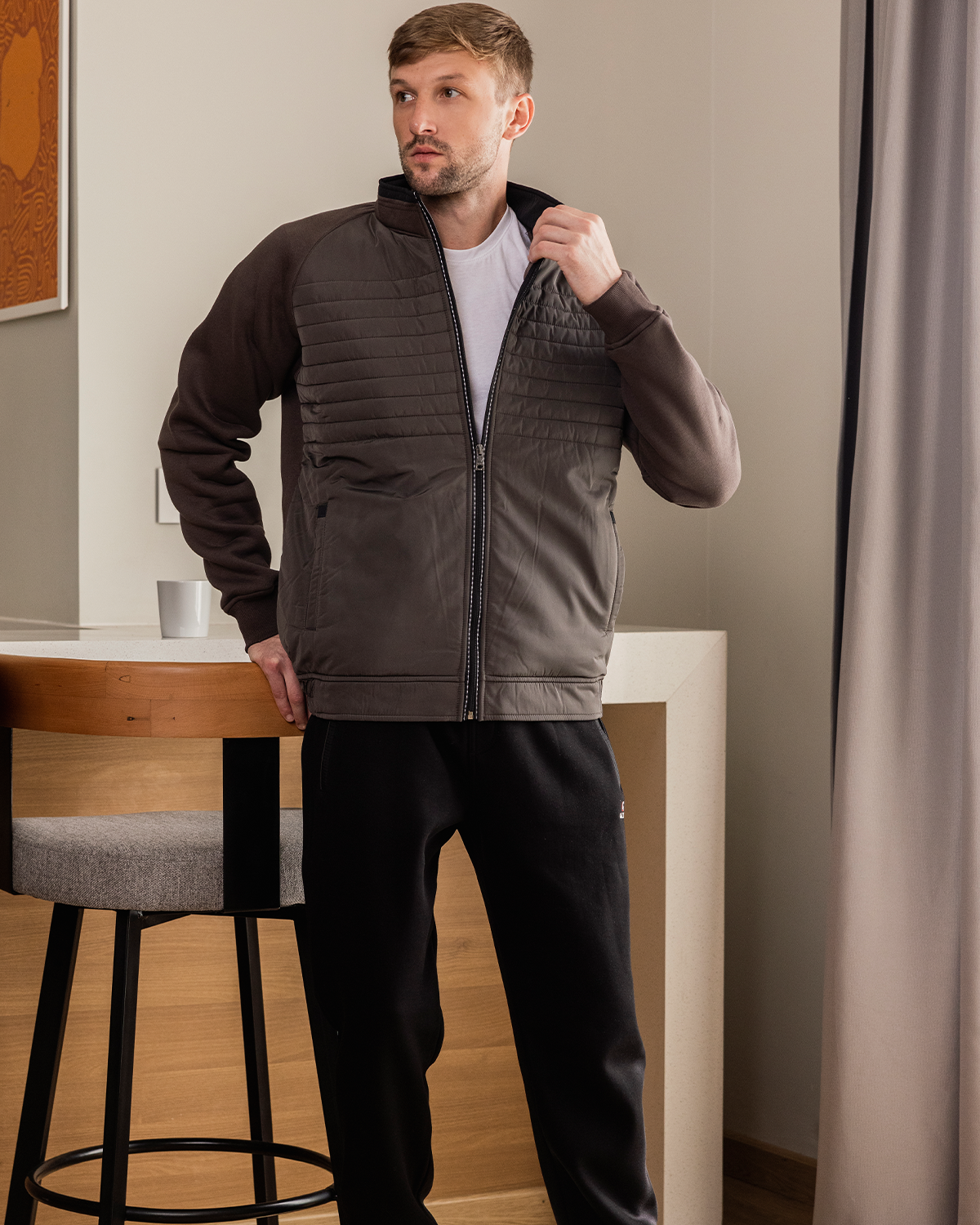 Men's pajamas with a collar and a zipper
