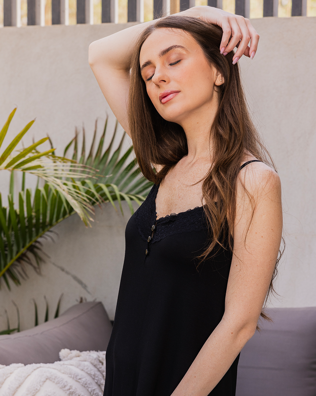 قميص نوم حريمي حمالة بدانتل