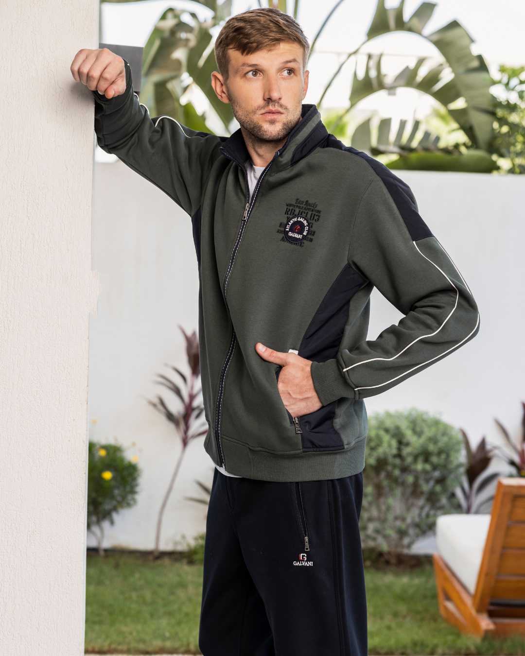 EAST ROUCKS بيجامه رجالي طباعه علي الصدر