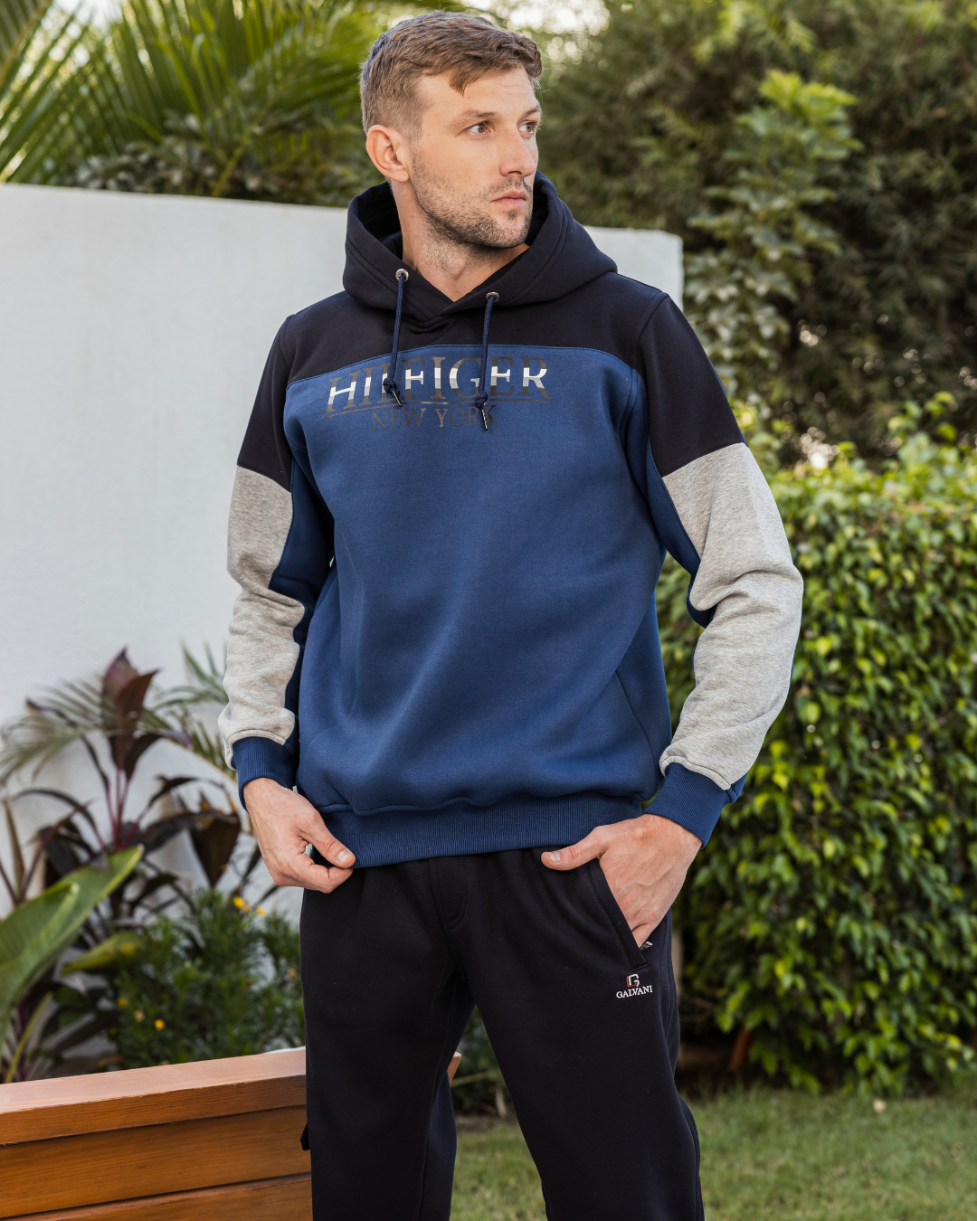 HILFIGER NEW YORK بيجامه رجالي كابيشو طباعه علي الصدر